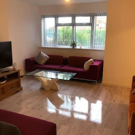 Lovely 3 Bedroom Entire Home With Street Parking - Close To Nec, Bhx Airport - Sleeps 6 Guests Ideal For Contractors & Families Бірмінгем Екстер'єр фото