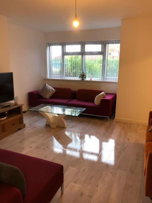 Lovely 3 Bedroom Entire Home With Street Parking - Close To Nec, Bhx Airport - Sleeps 6 Guests Ideal For Contractors & Families Бірмінгем Екстер'єр фото