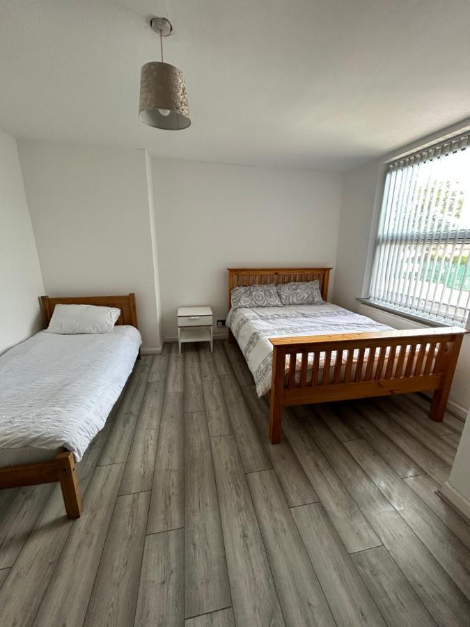 Lovely 3 Bedroom Entire Home With Street Parking - Close To Nec, Bhx Airport - Sleeps 6 Guests Ideal For Contractors & Families Бірмінгем Екстер'єр фото
